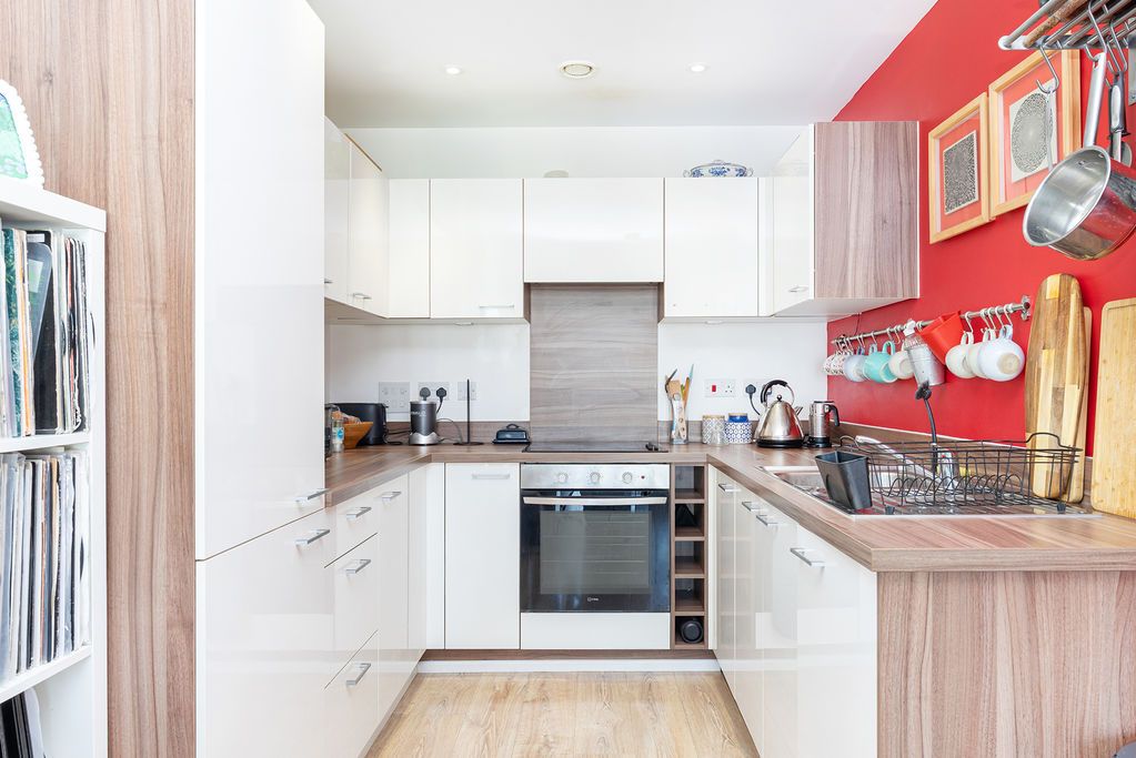 Property photo 3 of 12 Kitchen