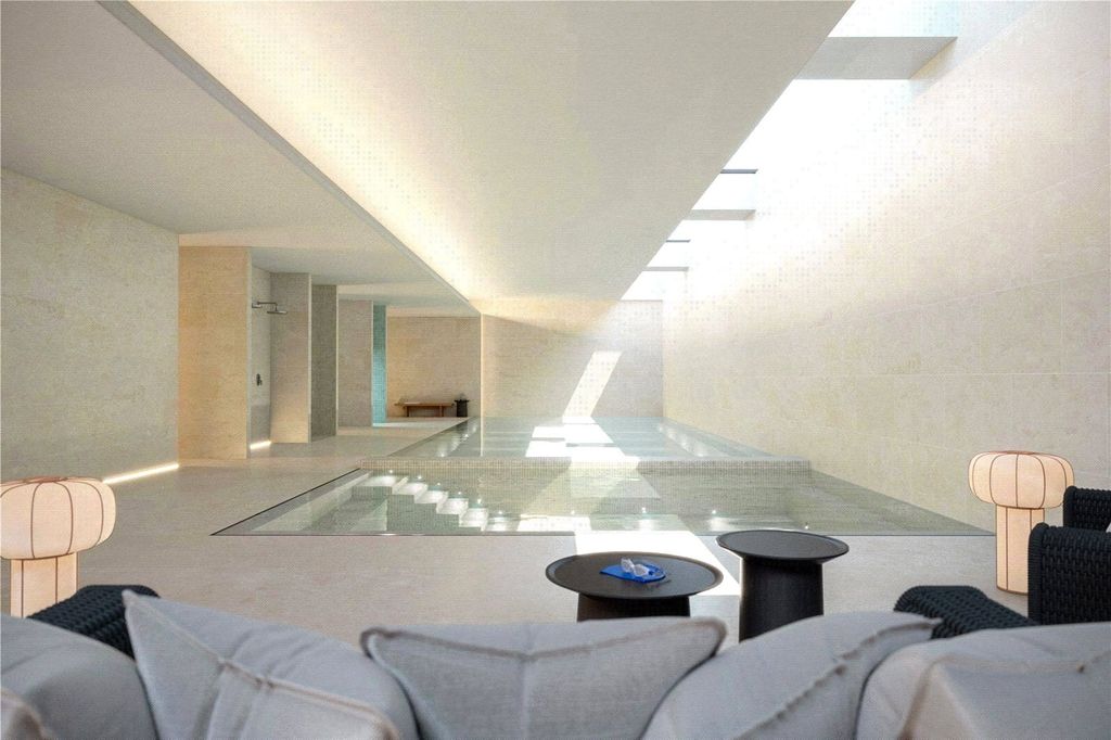 Property photo 2 of 13 Swimming Pool
