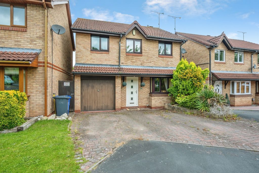 Property photo 2 of 31