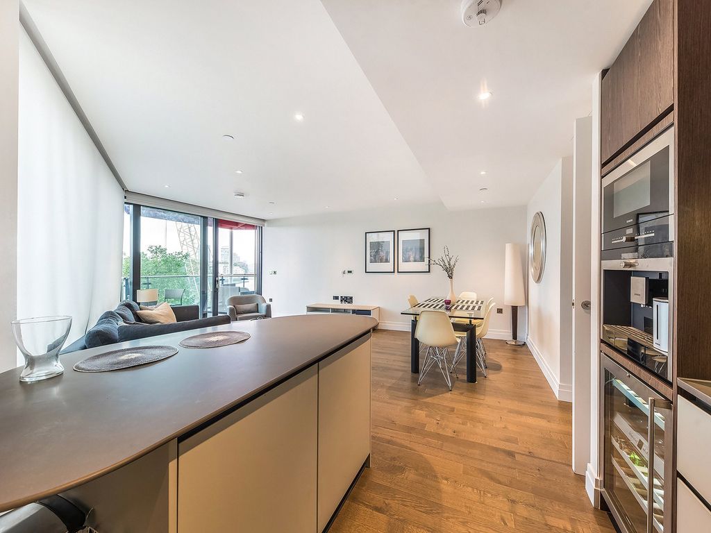 Property photo 3 of 22 Riverlight Quay