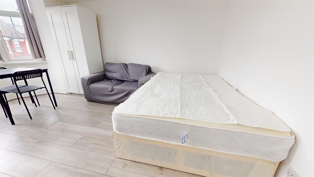 Property photo 3 of 6 Lancaster-Road-09192023_151305.Jpg