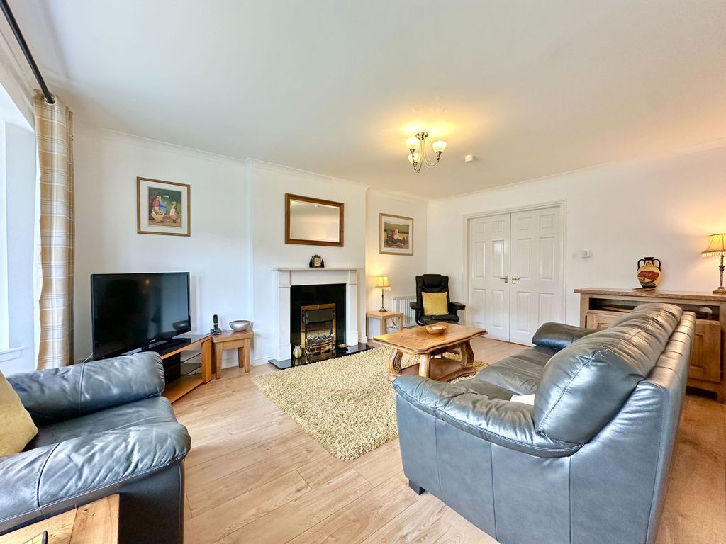 Property photo 3 of 34