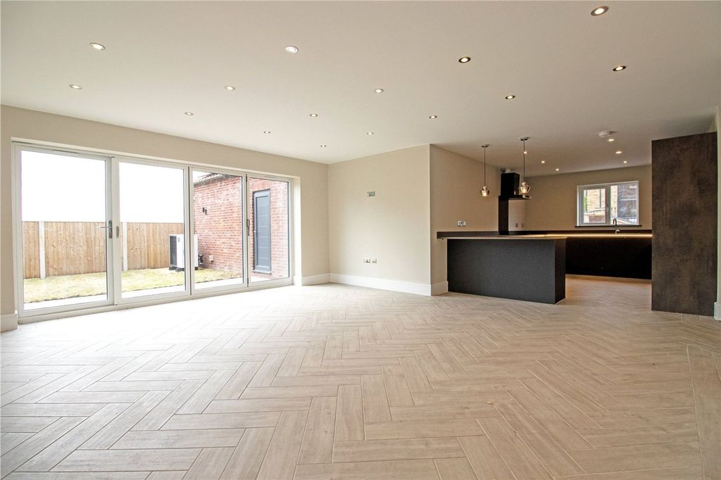 Property photo 2 of 29 Picture No. 07