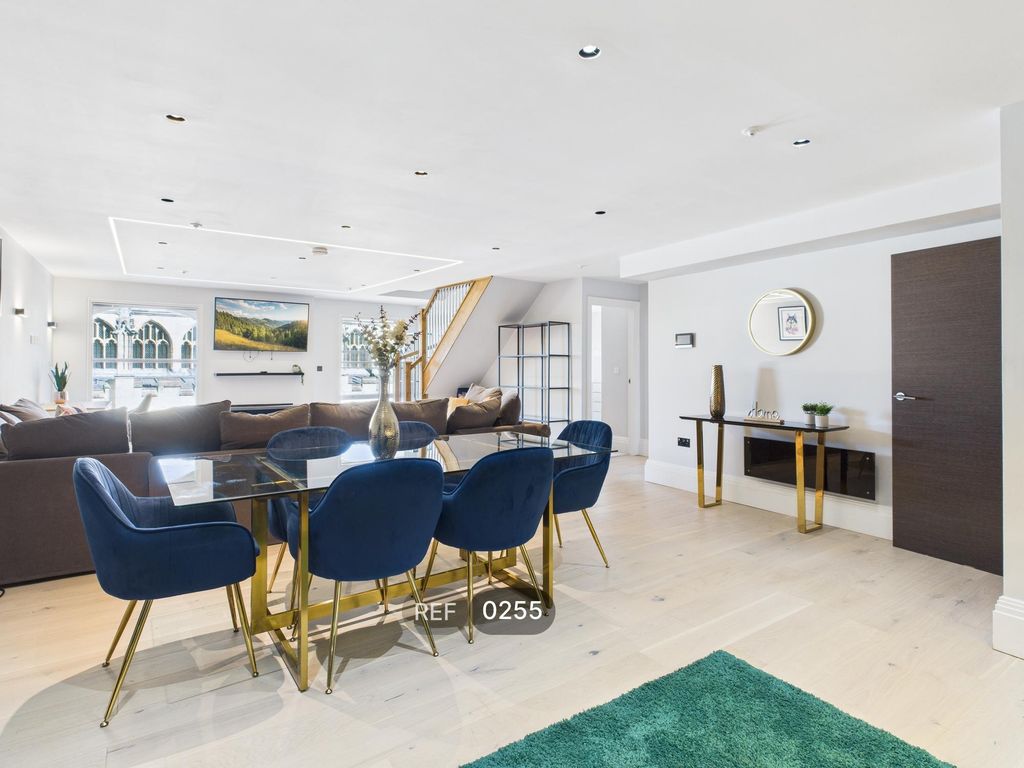 Property photo 3 of 26 Kitchen / Living Area