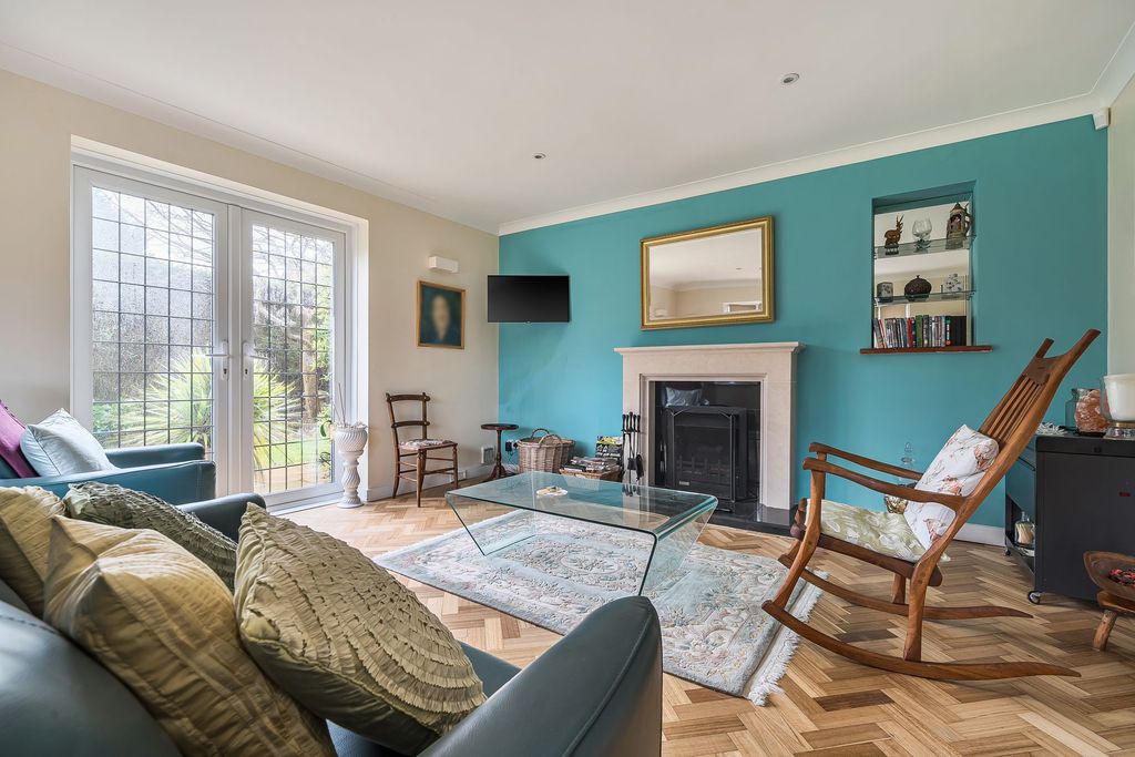 Property photo 2 of 39