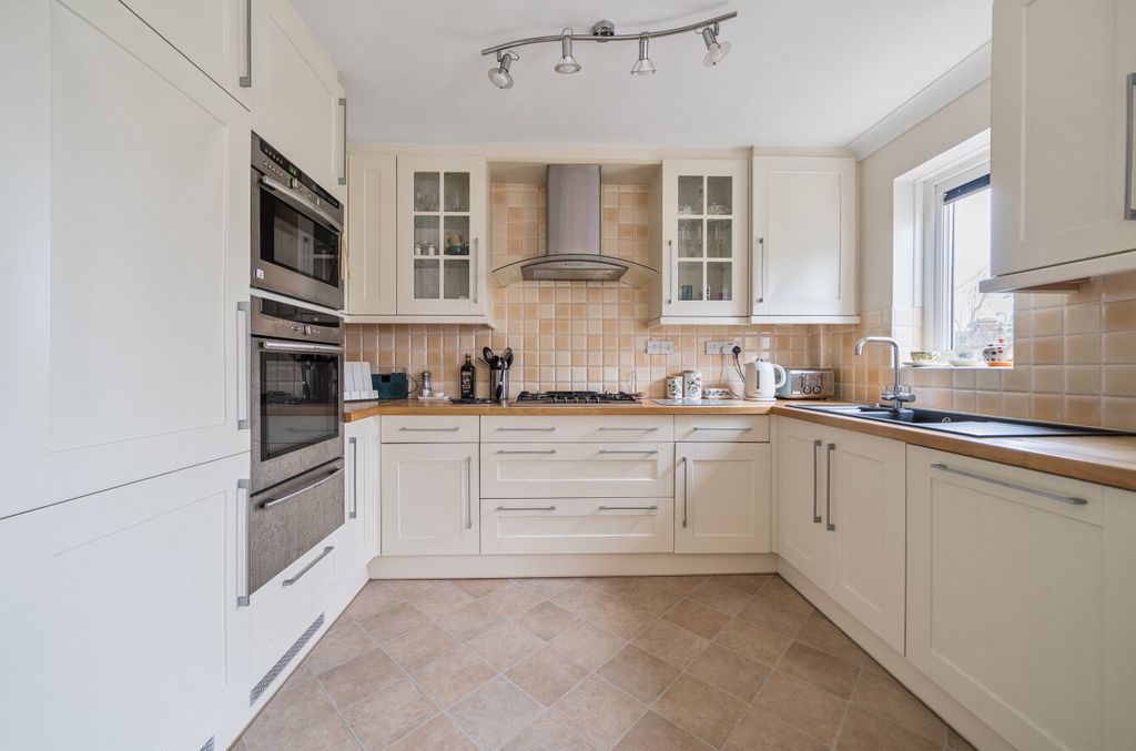 Property photo 3 of 14 1415363-11-69A021...