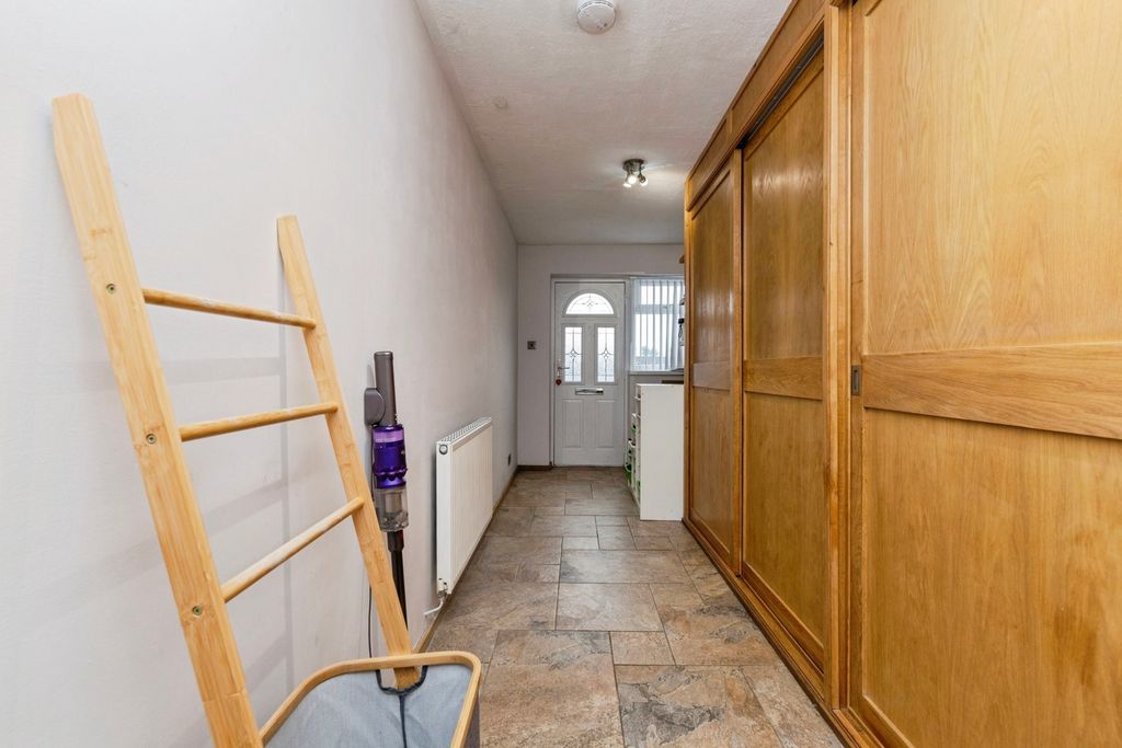 Property photo 2 of 19 Pbox-Img.Jpg