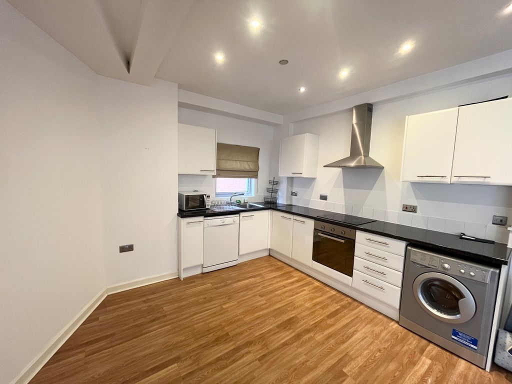 Property photo 2 of 6 Picture No. 12