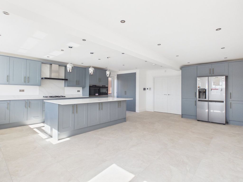 Property photo 2 of 27 Picture No. 02