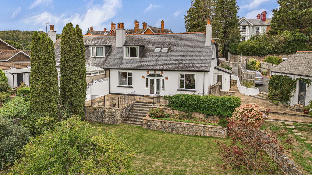 Property photo 1 of 40