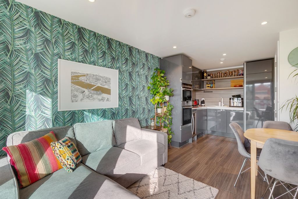 Property photo 2 of 14 Photo 12