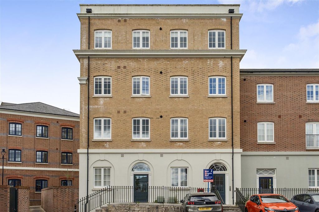 Property photo 1 of 26 1458034-17-6A01d5F7Cbbd1.Jpg