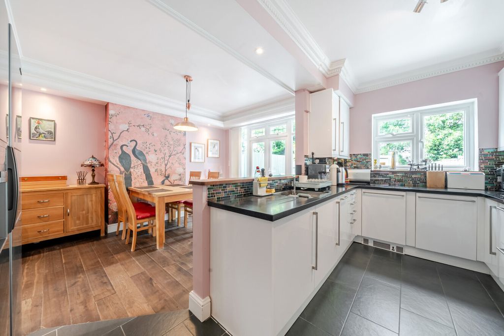 Property photo 3 of 12 1498830-11-6A68Cb...