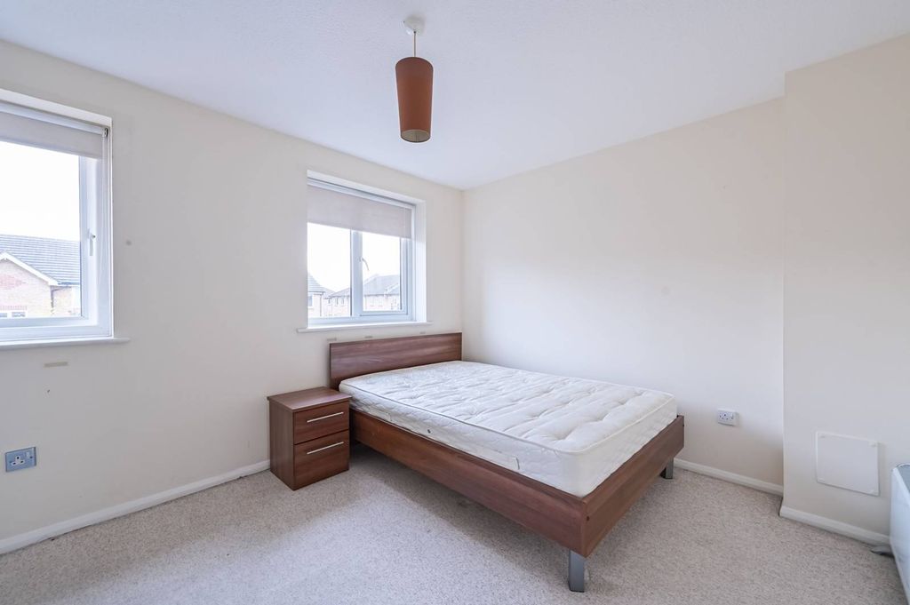 Property photo 3 of 9