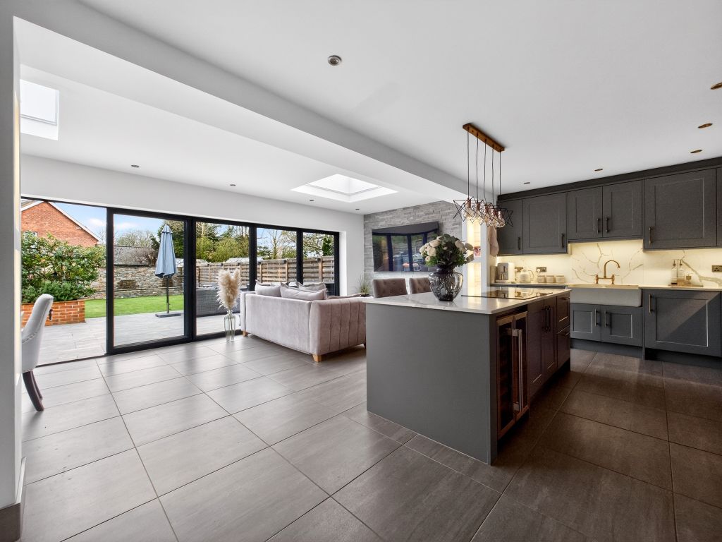 Property photo 3 of 23