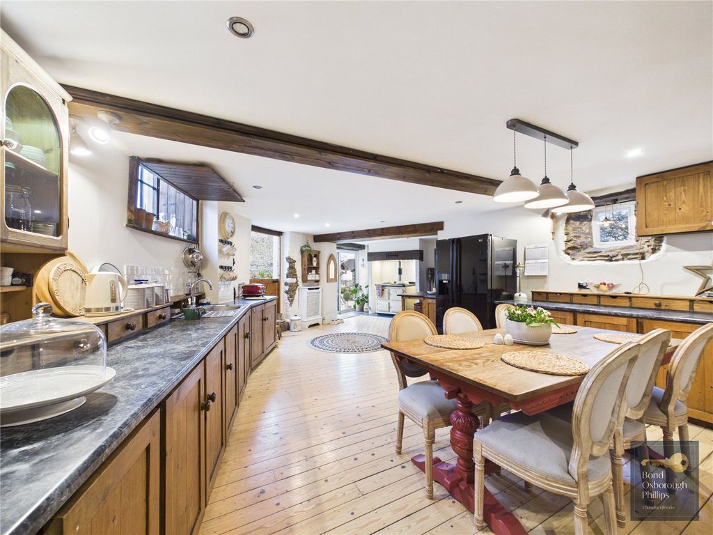 Property photo 2 of 52 Picture No. 13