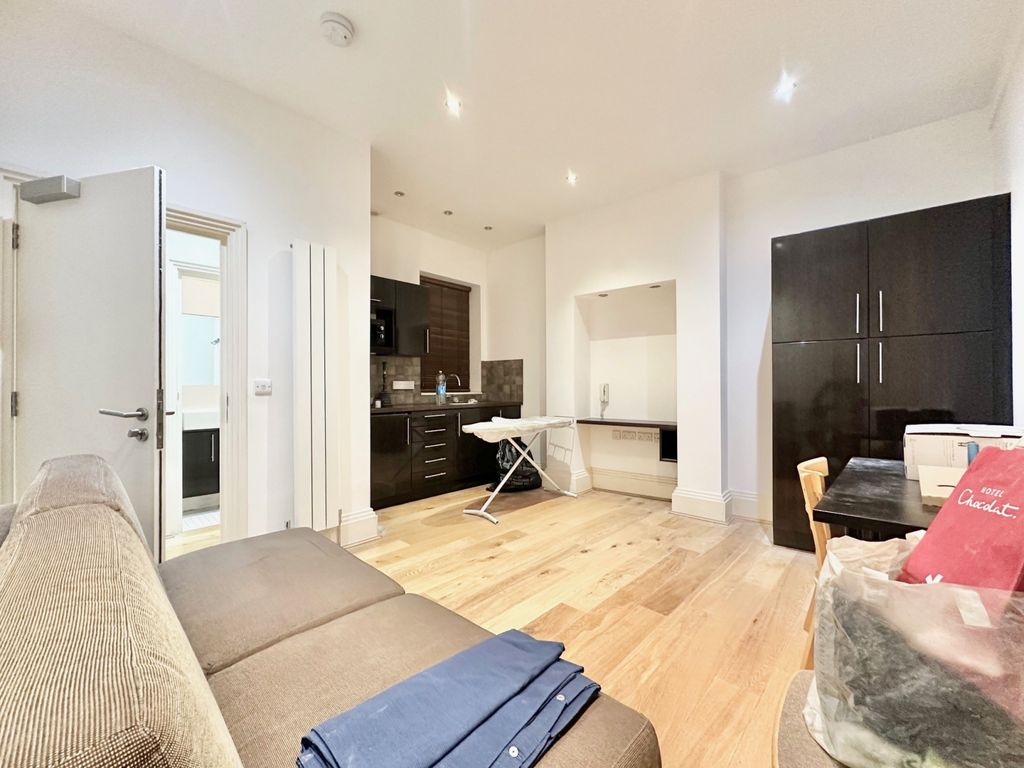 Property photo 2 of 9 Gallery