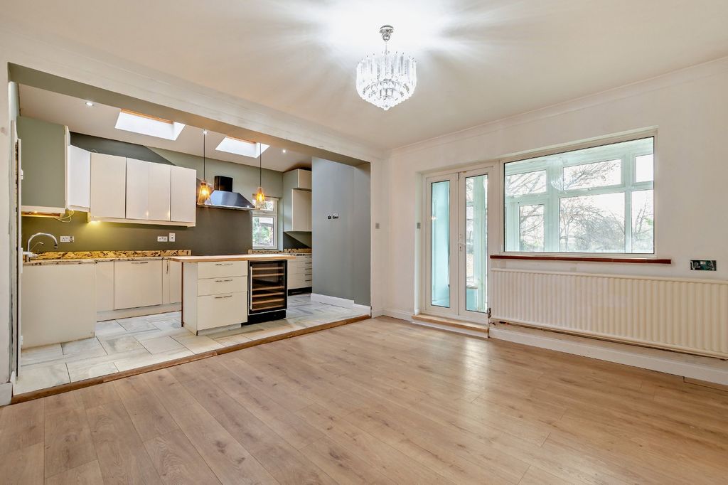 Property photo 3 of 27 Picture No. 13