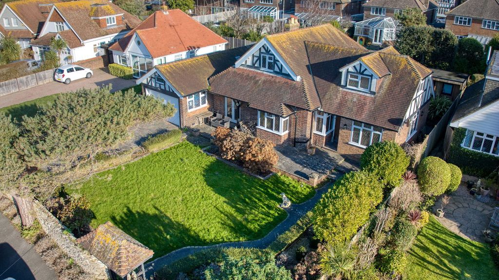 Property photo 2 of 25