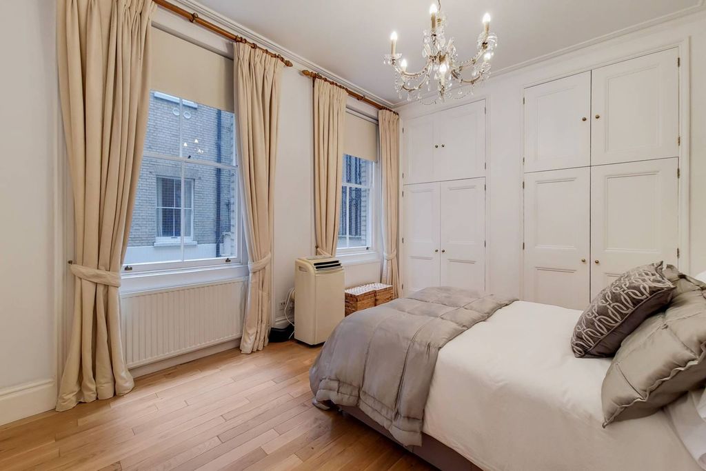 Property photo 3 of 11