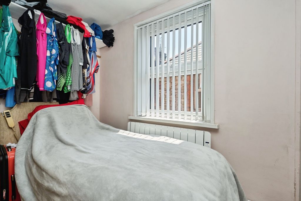 Property photo 3 of 18