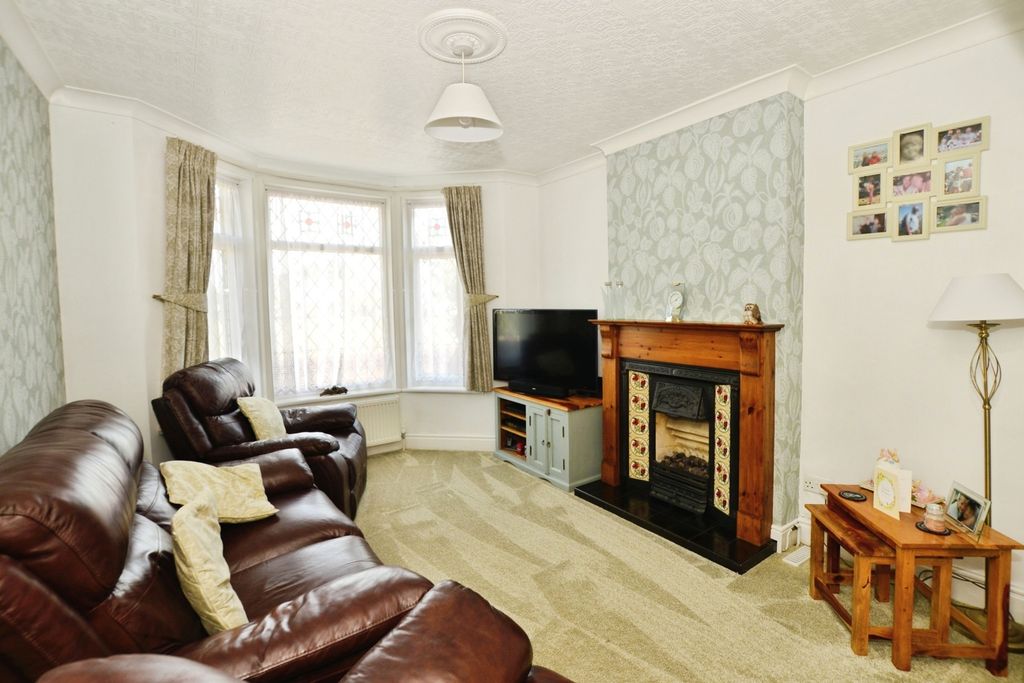 Property photo 3 of 17 Photo