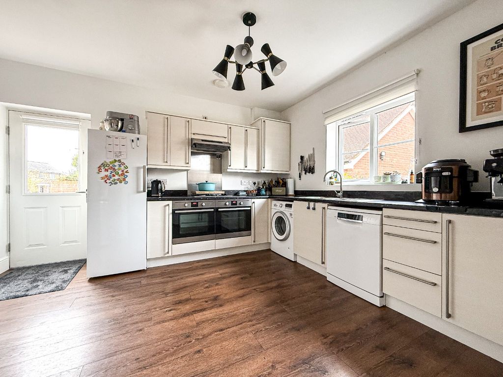 Property photo 2 of 26 3991394