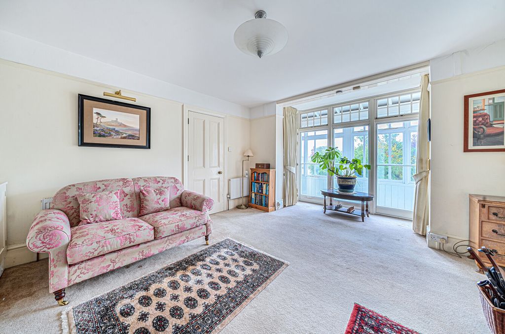 Property photo 3 of 19 Picture 3