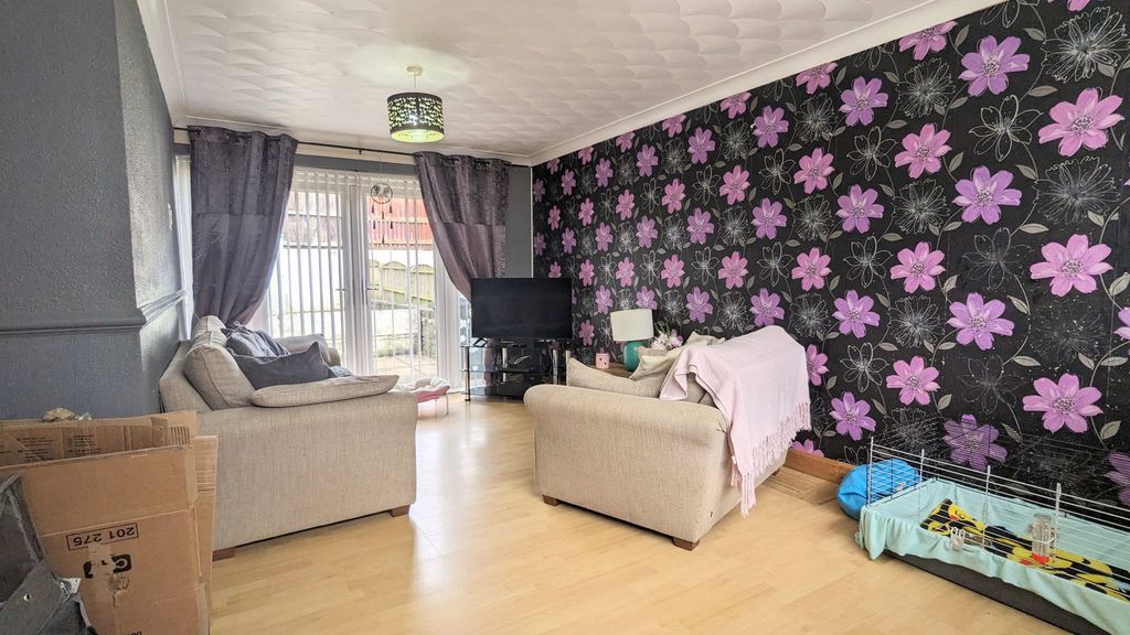 Property photo 2 of 22