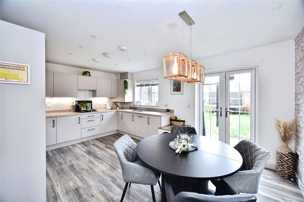 Property photo 1 of 22 Picture No. 15