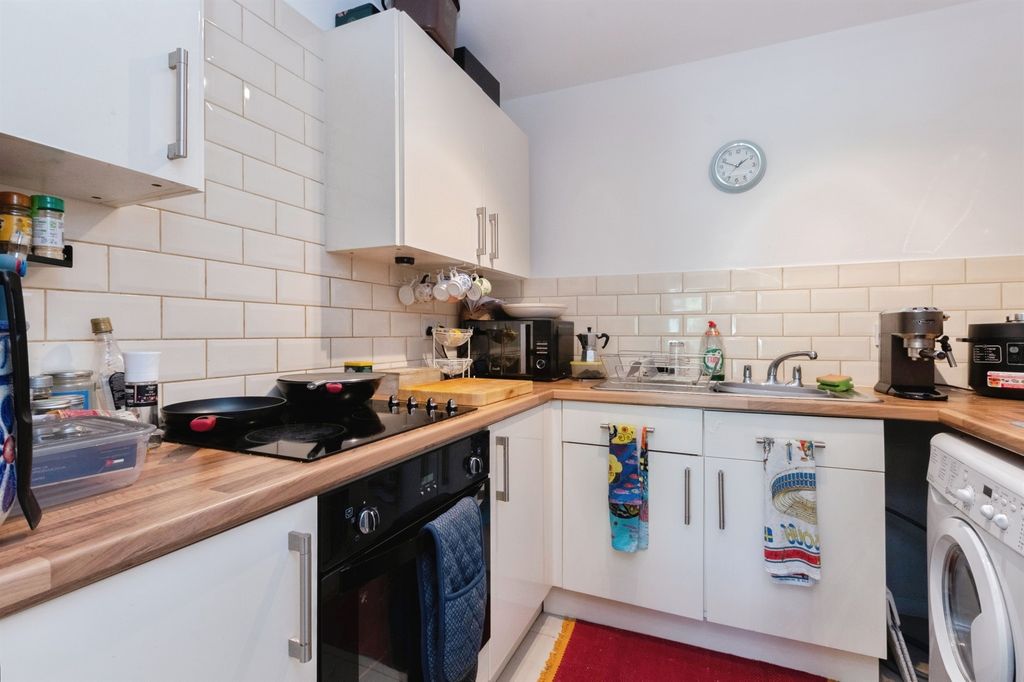 Property photo 3 of 10