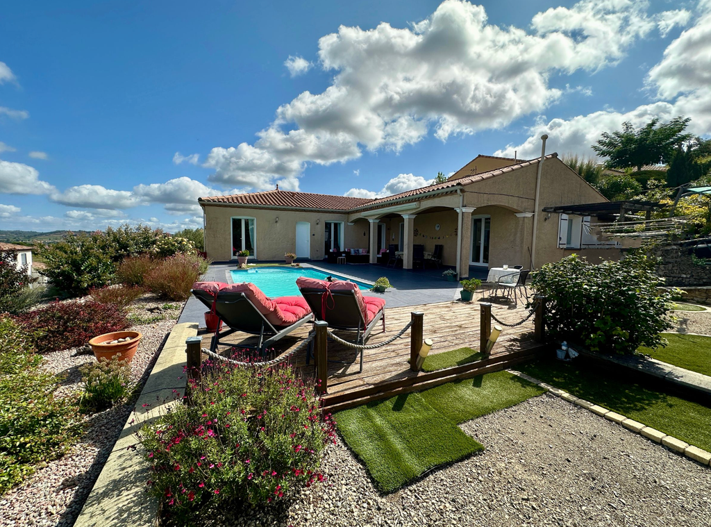 Property photo 1 of 25