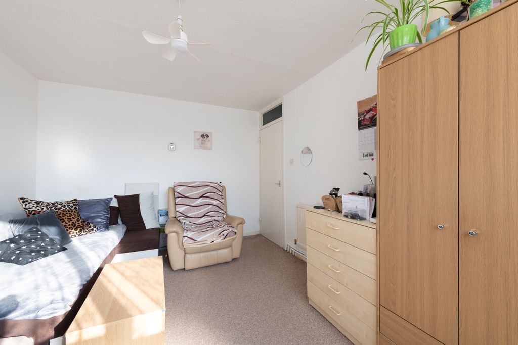 Property photo 2 of 12 4981571