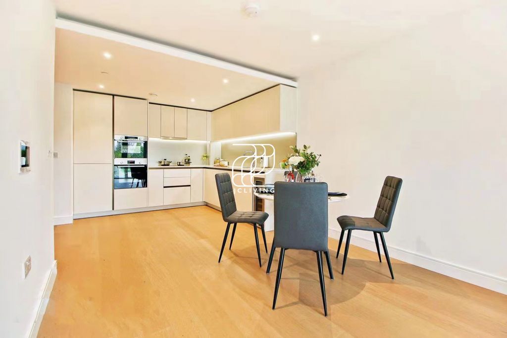 Property photo 3 of 9 Gallery