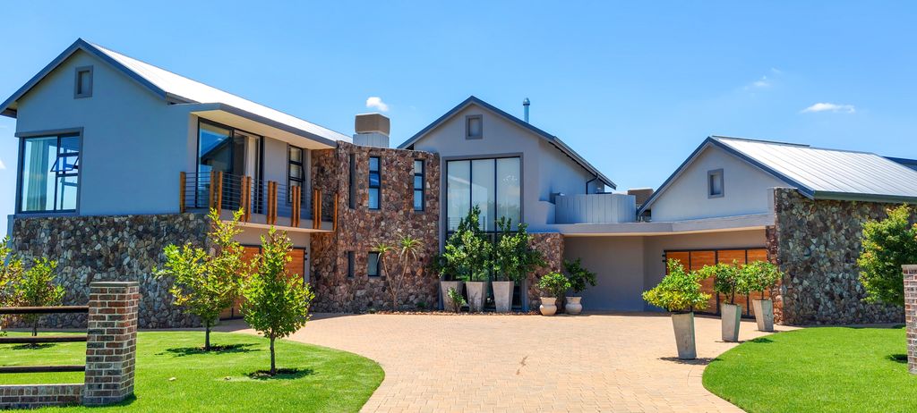 Property photo 1 of 44