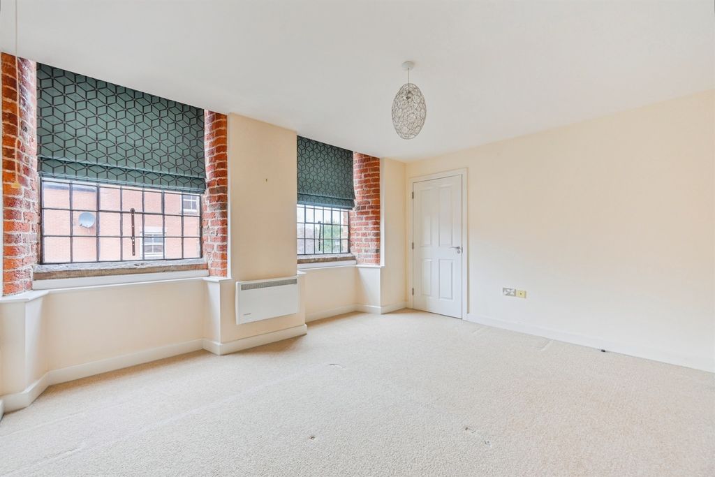 Property photo 3 of 15 Lounge Diner Area: