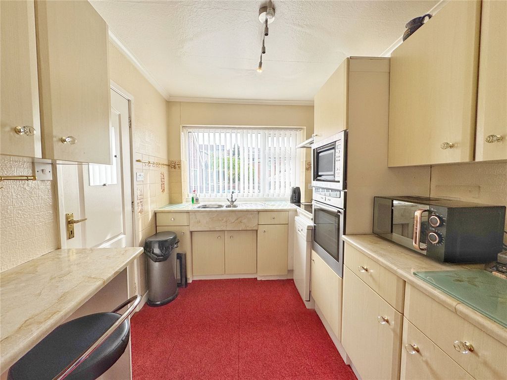 Property photo 3 of 12 Kitchen