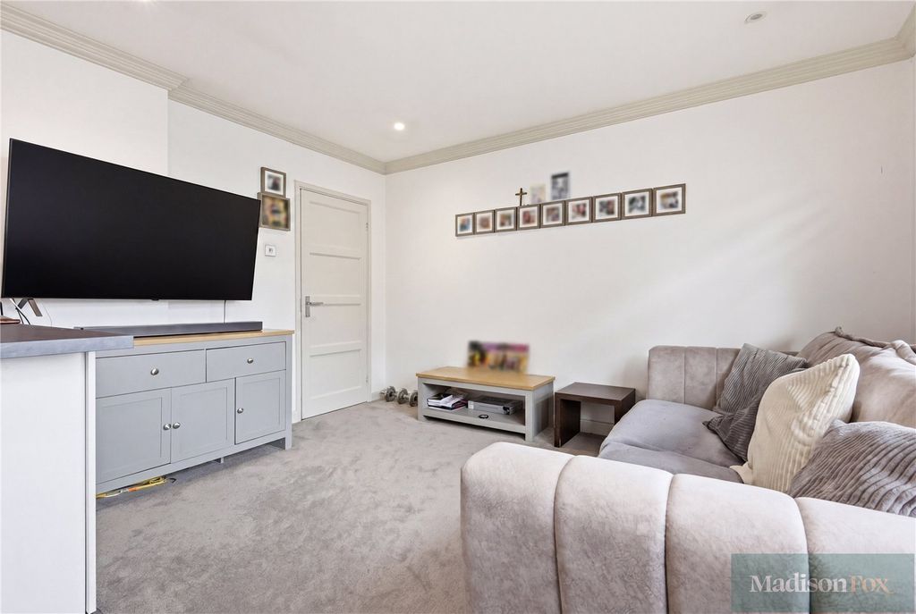 Property photo 2 of 17 Picture No. 02