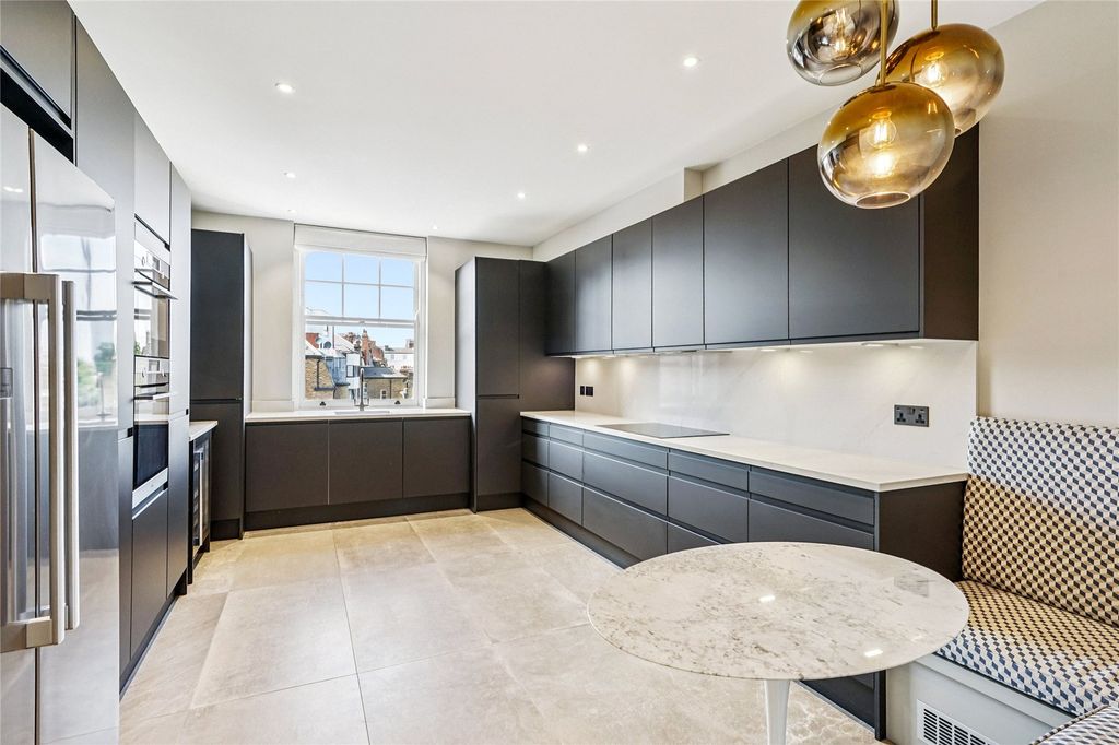 Property photo 3 of 15 Kitchen