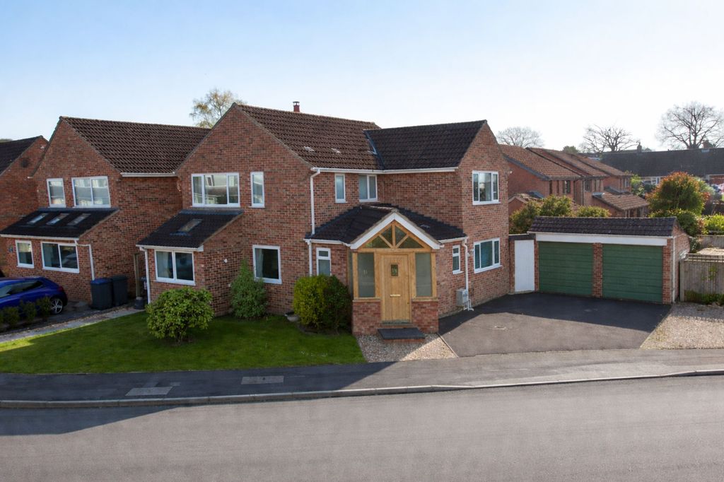 Property photo 1 of 20