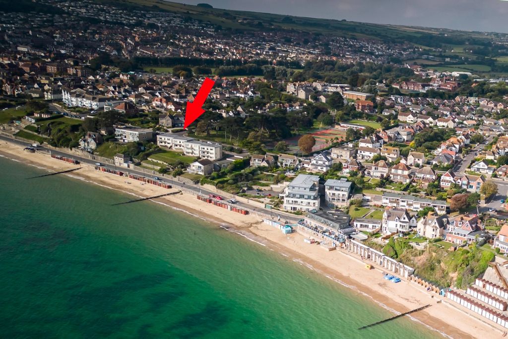 Property photo 1 of 17 Location