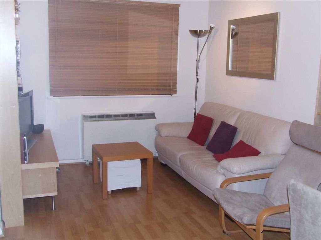 Property photo 2 of 4 Kitchen