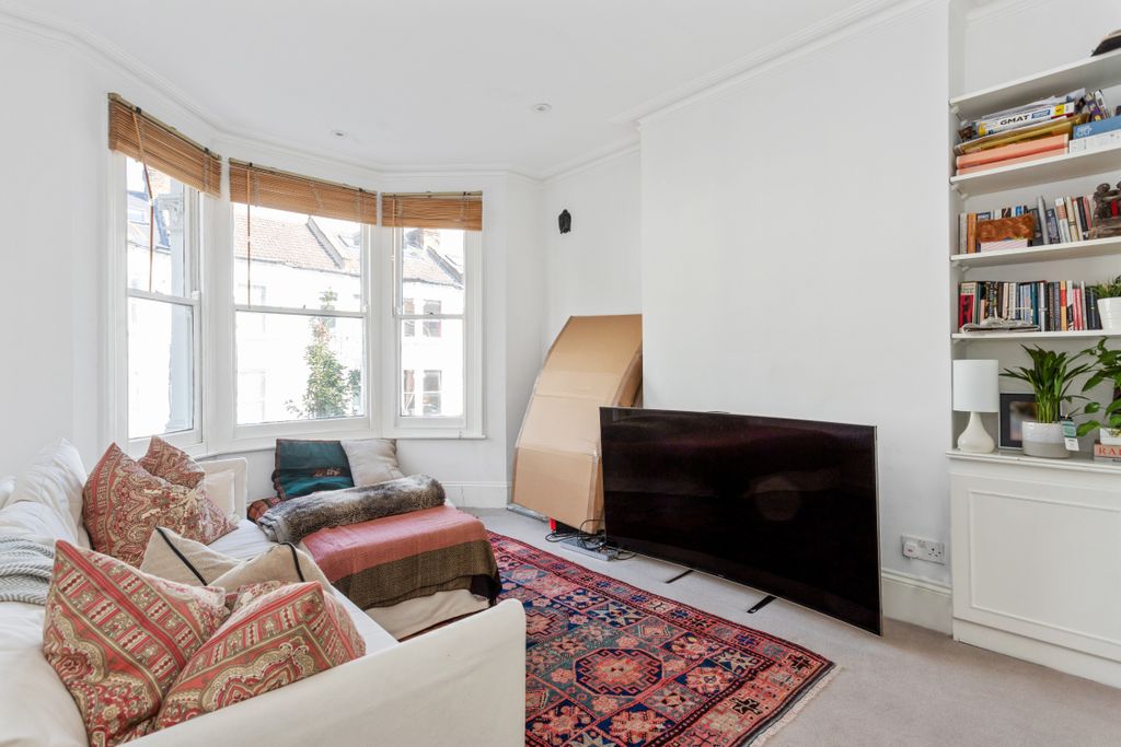 Property photo 2 of 12 8