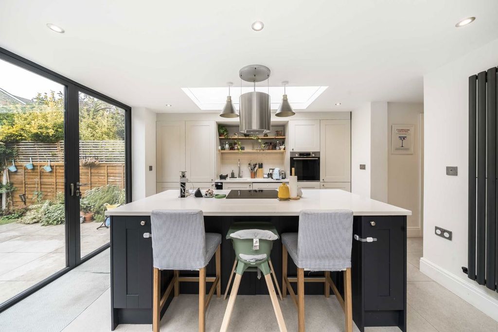 Property photo 3 of 9