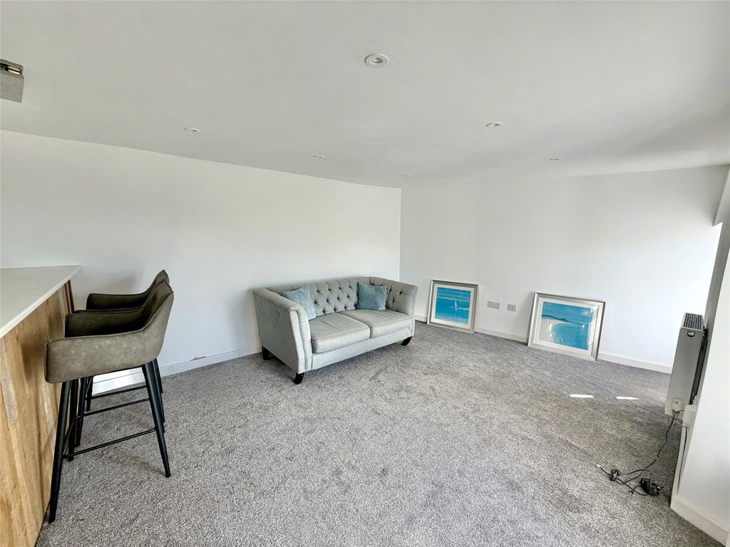 Property photo 3 of 22 3 - Picture No. 31