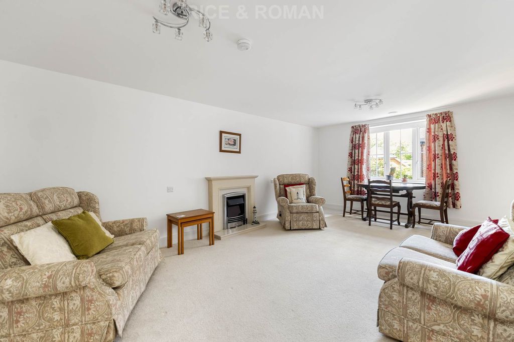 Property photo 3 of 11