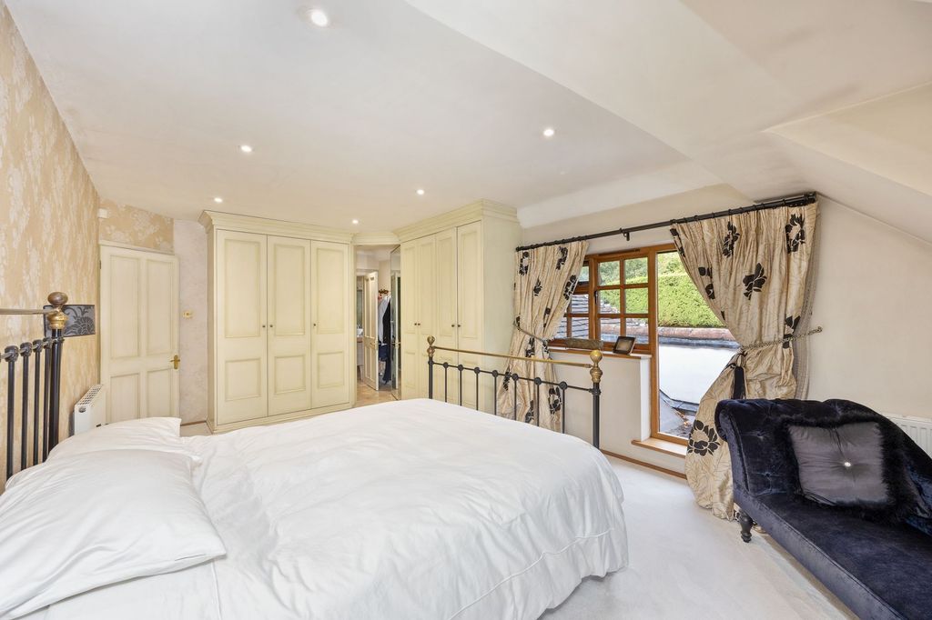 Additional image 14 of 6 bed detached house for saleWildgoose Drive, Horsham RH12