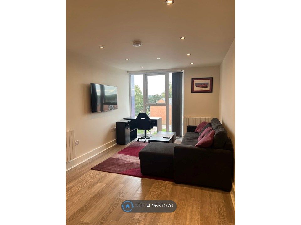 Property photo 1 of 9 Living Room