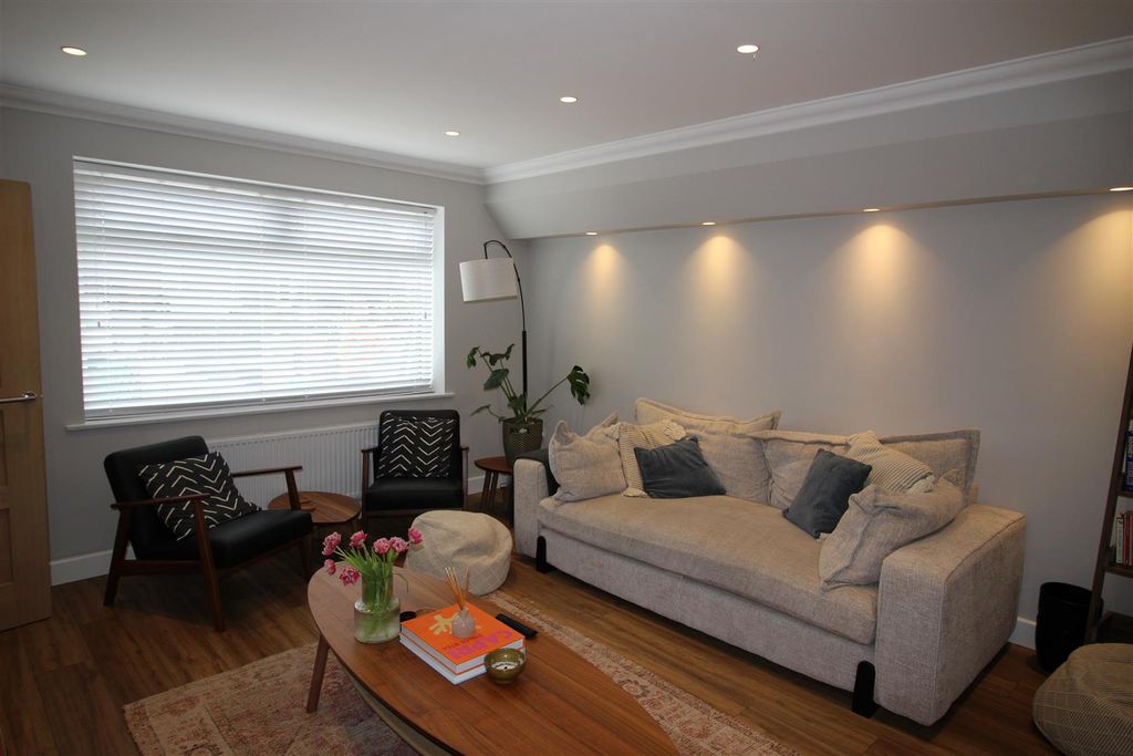 Property photo 3 of 13 Img_0021.Jpg