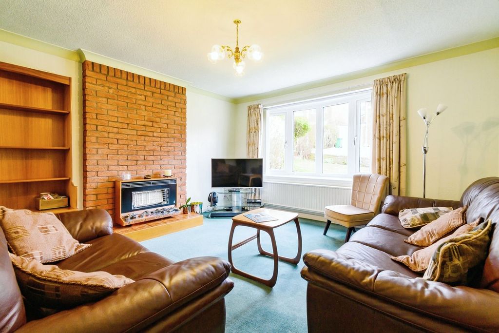 Property photo 2 of 19